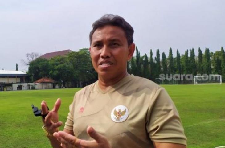 
Bima Sakti ingin latih Real Madrid. (Suara.com/Arif Budi)