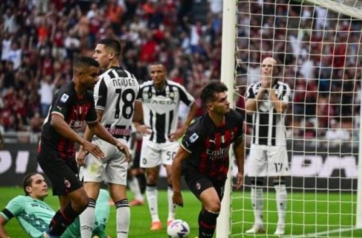 Gelandang AC Milan, Brahim Diaz melakukan selebrasi usai mencetak gol dalam pertandingan Liga Italia lawan Udinese di San Siro, Milan, Italia pada 14 Agustus 2022. (AFP)