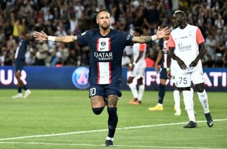 Selebrasi Neymar usai cetak gol saat PSG lumat Montpellier 5-2 di pekan kedua Liga Prancis 2022/2023. (AFP)