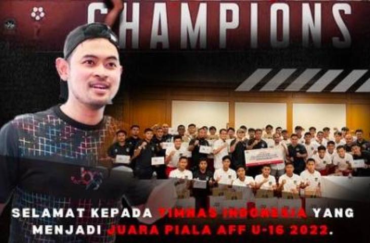 Juragan 99 hadiahi pematin Timnas Indonesia U-16 laptop usai juara Piala AFF U-16 2022. (Instagram/juragan99)