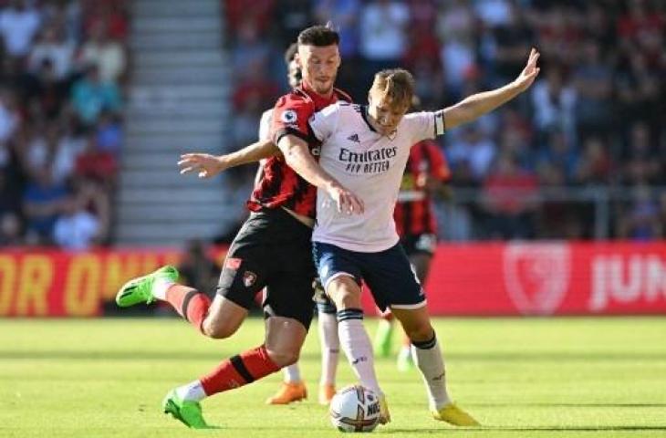 Martin Odegaard cetak dua gol saat Arsenal lumat Bornemouth 3-0 pada pekan ketiga Liga Inggris 2022/2023. (AFP)