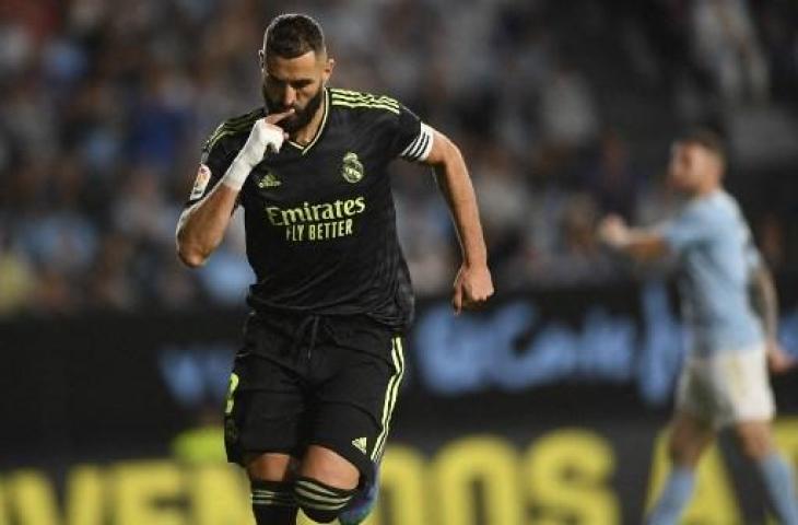 Selebrasi Karim Benzema usai cetak gol saat Real Madrid hajar Celta Vigo 4-1 pada pekan kedua Liga Spanyol 2022/2023. (AFP)