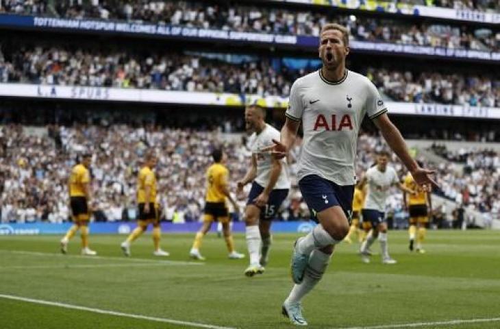 Selebrasi Harry Kane usai cetak gol saat Tottenham Hotspur kalahkan Wolverhampton Wanderers 1-0 pada pekan ketiga Liga Inggris 2022/2023. (AFP)