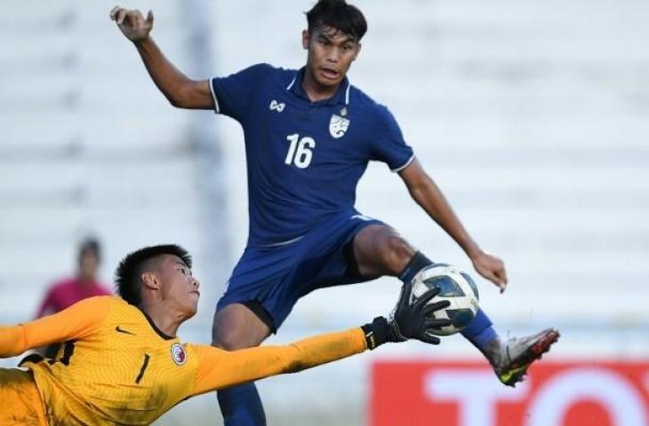 Kiper Hong Kong U-20 saat hadapi Thailand U-19. (Facebook/Changsuek)