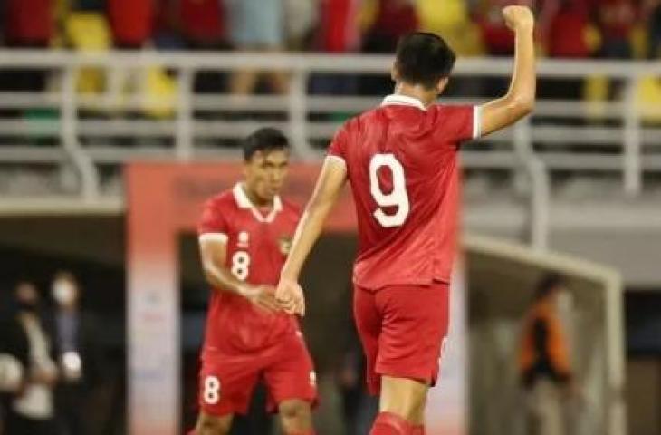 Selebrasi Pemain Timnas Indonesia U-20 Hokky Caraka usai membobol gawang Timor Leste dalam laga Kualifikasi Piala Asia U-20 2023 di Stadion Gelora Bung Tomo (GBT), Surabaya, Rabu (14/9/2022). (Dok. PSSI).