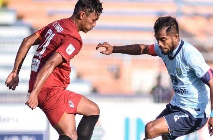 Zulham Zamrun dalam pertandingan melawan Persipa Pati. (Dok. Persela)