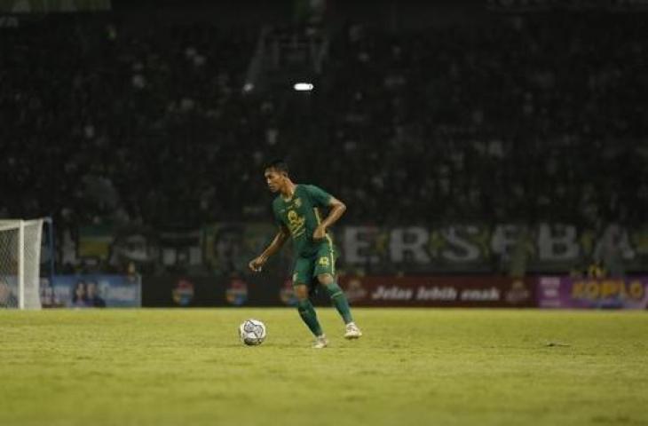 Pemain Persebaya Surabaya, Arief Catur ceritakan kejadian usai laga melawan Arema FC. (Instagram/ariefcaturp)