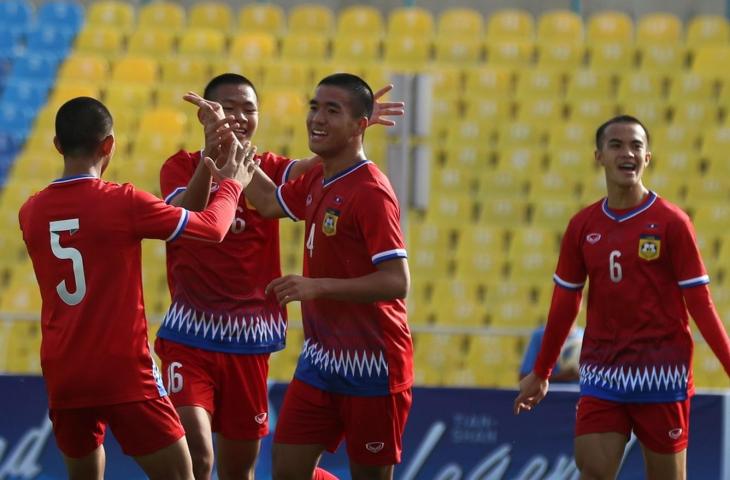 Selebrasi pemain Timnas Laos U-16 usai melibas Hong Kong. (Twitter/@afcasiancup)