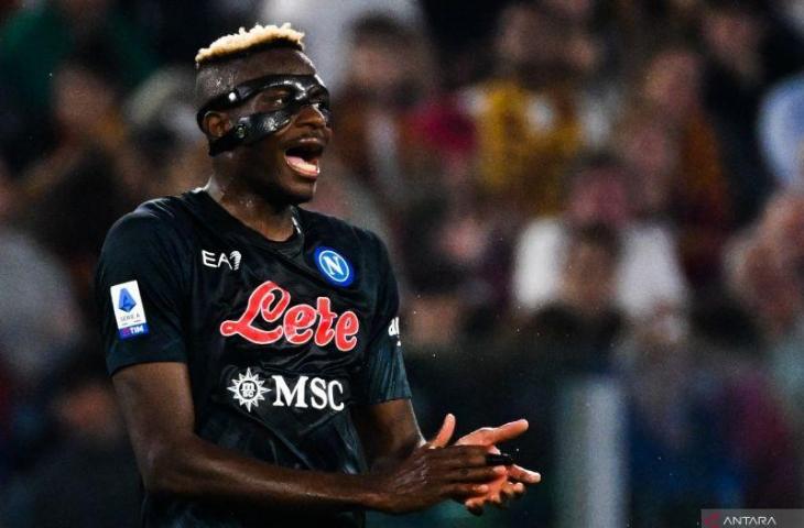 Selebrasi penyerang Napoli Victor Osimhen setelah mencetak gol dalam pertandingan Liga Italia lawan AS Roma di Olympic Stadium pada 24 Oktober 2022. ANTARA/AFP/ANDREAS SOLARO