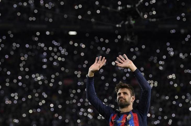 Gerard Pique di laga terakhirnya bersama Barcelona saat mengalahkan Almeira di Liga Spanyol. (AFP/Josep Lago)