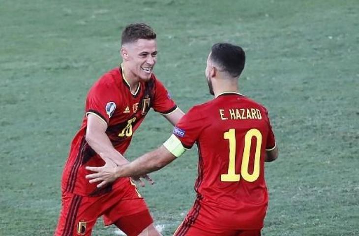 Eden Hazard dan Thorgan Hazard saat tampil di Timnas Belgia. (AFP)