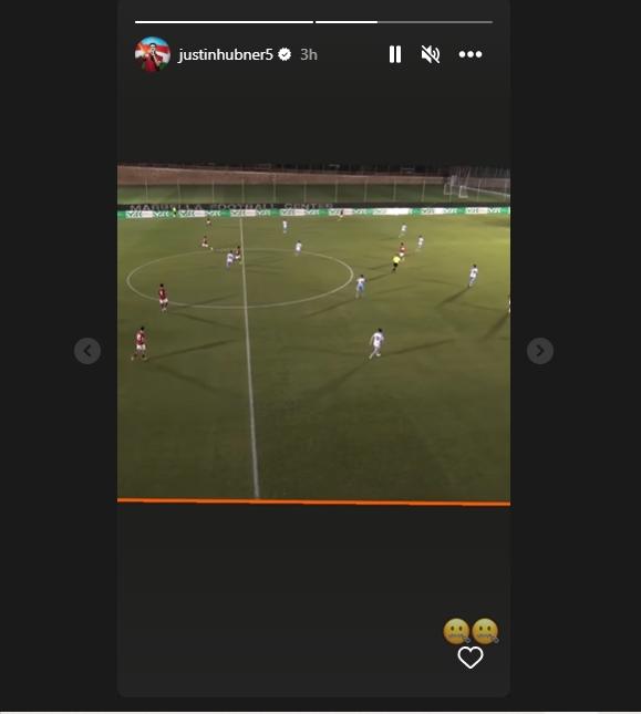 Justin Hubner nyaris bikin gol spektakuler dari tendangan setengah lapangan dalam laga uji coba lawan Malaga U-19, Rabu (23/11/2022). (Instagram/justinhubner5)