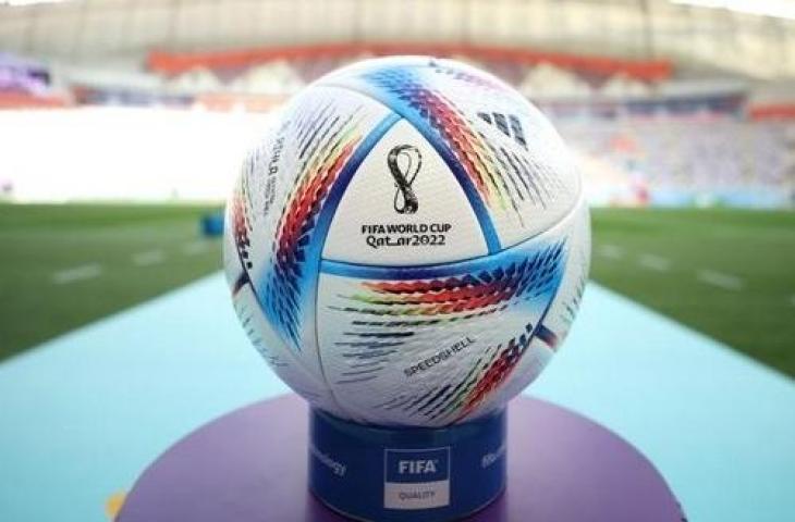 Potret bola Al Rihla yang asli buatan Indonesia untuk digunakan dalam perhelatan Piala Dunia 2022, di Qatar. (Twitter/@tangselifecom)