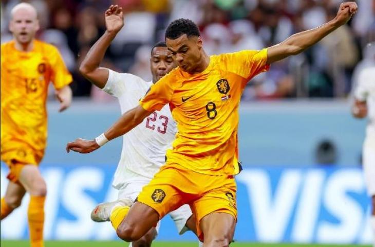 Aksi Cody Gakpo cetak gol saat Belanda kalahkan Qatar 2-0 di Piala Dunia 2022. (Twitter)