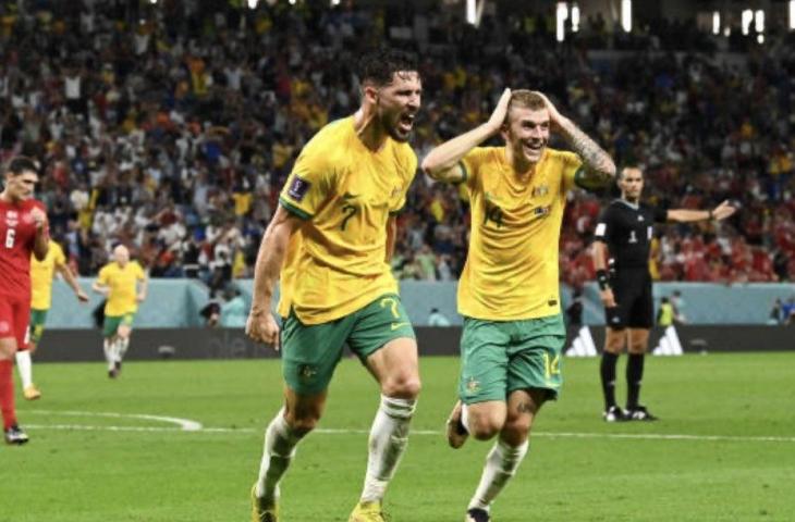 Selebrasi Mathew Leckie usai cetak gol saat Australia kalahkan Denmark 1-0 di Piala Dunia 2022. (Twitter)