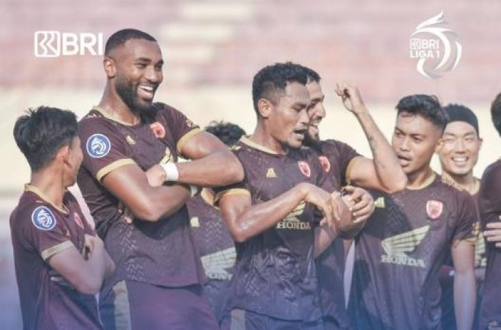 Selebrasi pemain PSM Makassar usai libas Persita Tangerang di lanjutan Liga 1 2022. (Instagram/@liga1match)