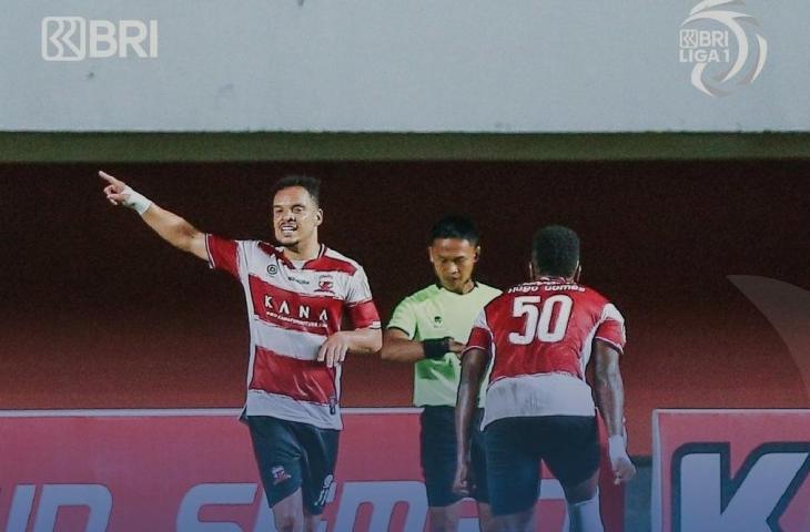 Lulinha cetak gol kemenangan Madura United atas PSM Makassar dengan skor 1-0. (Instagram/liga1match)