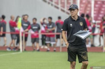 BRI Liga 1 2023/2024 Dimulai, Shin Tae-yong dan Asisten Pelatih Timnas Indonesia Langsung Pantau Pertandingan