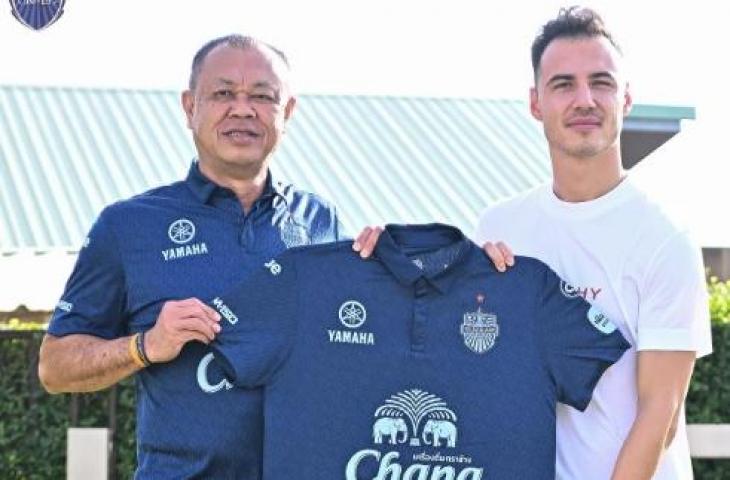 Bek naturalisasi Malaysia Dion Cools gabung klub Thailand Buriram United. (Instagram/@buriramunitedofficial)