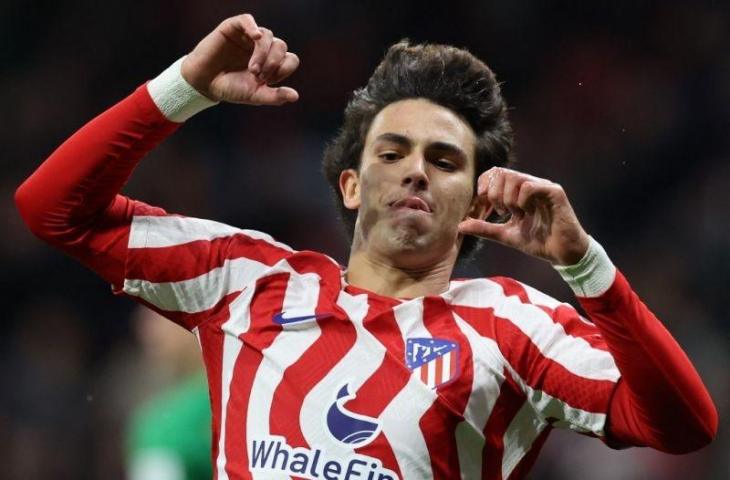 Striker Atletico Madrid Joao Felix ketika melakukan selebrasi gol dalam pertandingan LaLiga antara Club Atletico de Madrid dan Elche CF di Stadion Wanda Metropolitano di Madrid pada 29 Desember 2022. [AFP/PIERRE-PHILIPPE MARCOU]