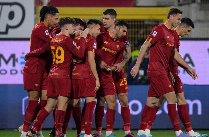 Selebrasi pemain AS Roma saat kalahkan Spezia 2-0. (Twitter/ASRoma)