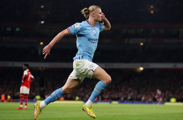 Selebrasi penyerang Manchester City, Erling Haaland saat membungkam Arsenal 1-3 pada lanjutan Liga Inggris 2022/2023, Kamis (16/2/2023). (Twitter/@ErlingHaaland)