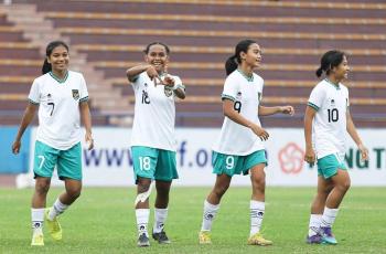 Kerennya Tendangan Bebas Helsya Maeisyaroh, Buka Keran Gol untuk Timnas Putri Indonesia hingga Bantai Singapura 4-0