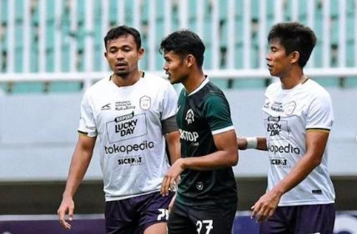 Aksi Dimas Drajad saat Persikabo 1973 kalahkan RANS Nusantara FC 1-0. (Dok. Persikabo 1973)