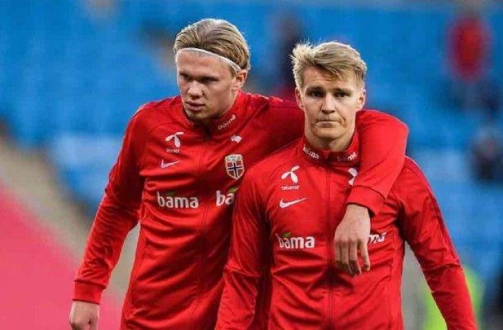 Martin Odegaard dan Erling Haaland saat membela Timnas Norwegia. (Twitter)