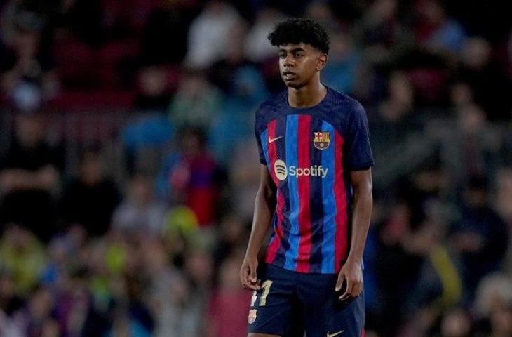 Lamine Yamal lakoni debut bersama Barcelona di usia 15 tahun. (Twitter)