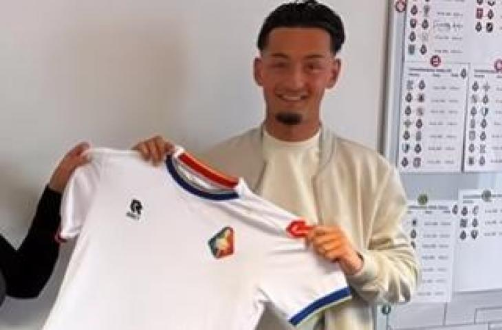 Kai Boham pamer jersey SC Telstar. (Instagram/@kaiboham)