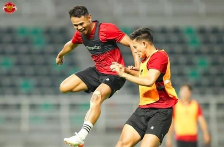 Aksi Dimas Drajad saat latihan bersama Timnas Indonesia. (Dok. PSSI)