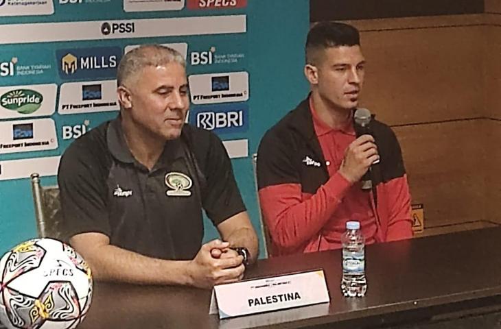 Kapten Palestina, Tamer Seyam, dalam konferensi pers menjelang duel lawan Timnas Indonesia. (chatwithamelia.xyz/Gagah Seno)