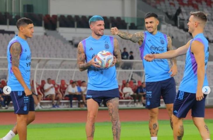 Skuad Argentina berlatih di Stadion Utama Gelora Bung Karno jelang lawan timnas Indonesia. (Instagram/afaseleccion)