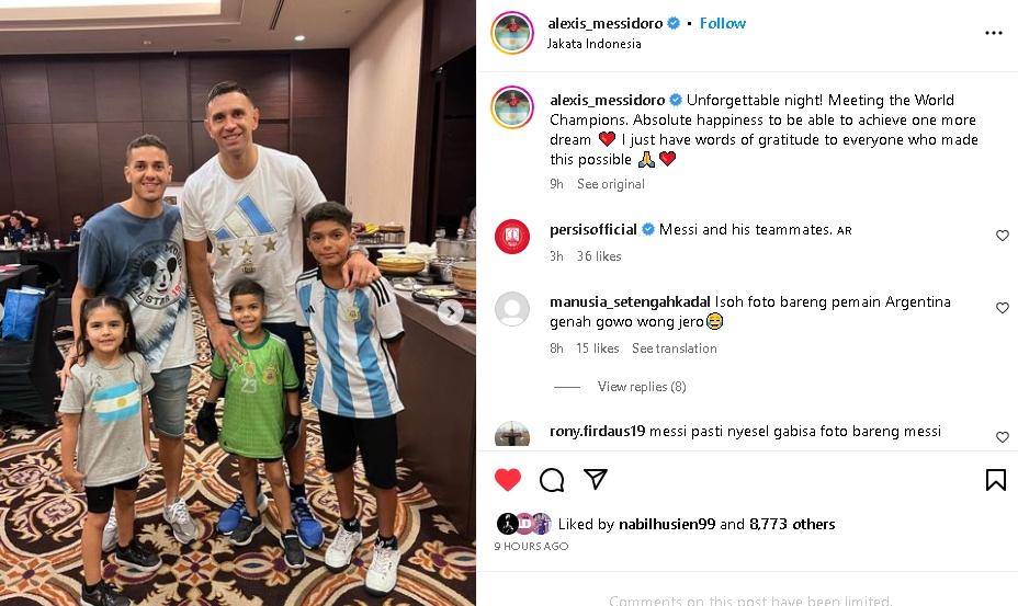 Alexis Messidoro bersua pemain Timnas Argentina. (Instagram)