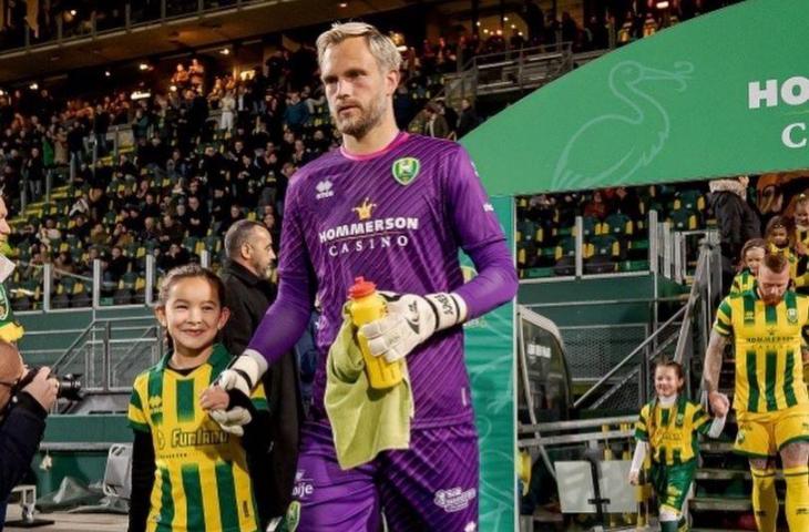 Kiper bau Dewa United saat memperkuat ADO Den Haag, Sonny Stevens. (Instagram/@sonnystevens20)