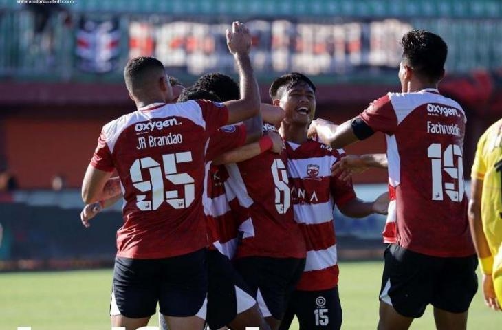 Madura United usai mengalahkan Persik Kediri. (Instagram/@maduraunited.fc)