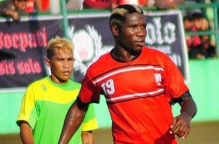 Kaka Andre Onana, Nnana Onana saat bermain di Indonesia. (Twitter)