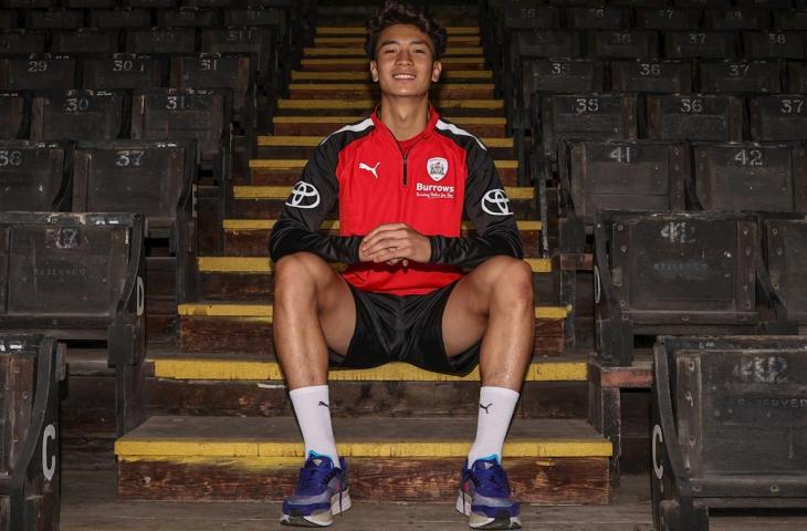 Nathan Tunchatchawan resmi bergabung Barnsley FC. (Dok. Barnsley FC)