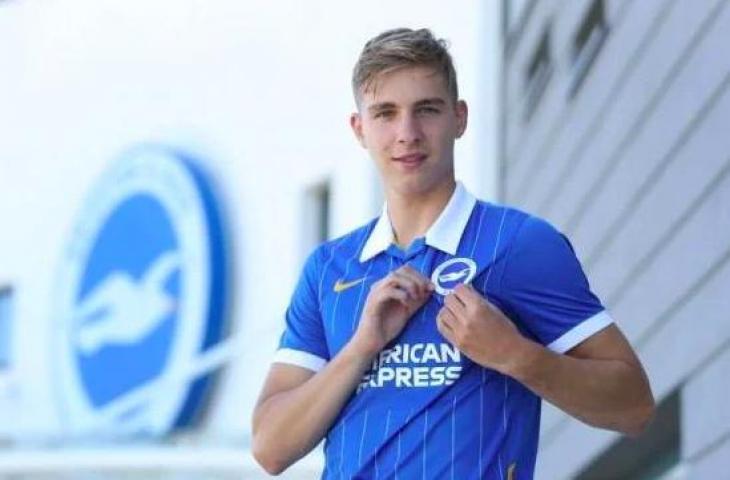 Lars Dendoncker saat masih bermain untuk Brighton. (Twitter)