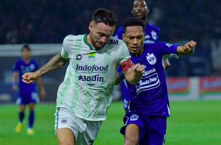 Aksi Marc Klok saat Persib Bandung kalahkan PSIS Semarang 2-1. (Dok. Persib)