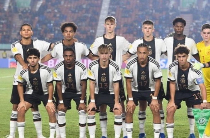 Di Stadion Si Jalak Harupat, Bandung, pada Minggu malam WIB (12/11), saat Jerman berhasil mengungguli Meksiko 2-0 dalam pertandingan pertama grup F Piala Dunia U-17 2023.
