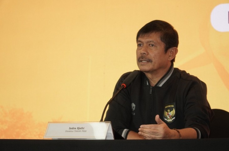 Indra Sjafri menjelaskan hubungannya dengan pelatih kepala Timnas Indonesia. 