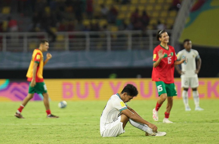 Pemain Indonesia tertunduk lesu usai ditaklukan Maroko di Piala Dunia U-17 2023. (Doc. LOC WCU17/NFL)