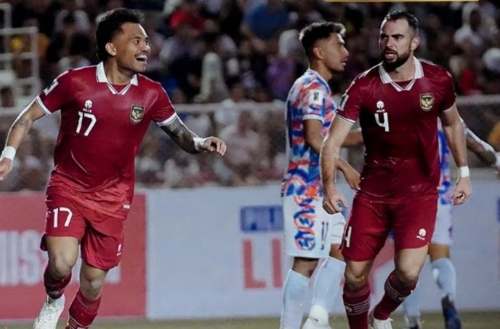 Pemain timnas Indonesia, Saddil Ramdani (kiri)