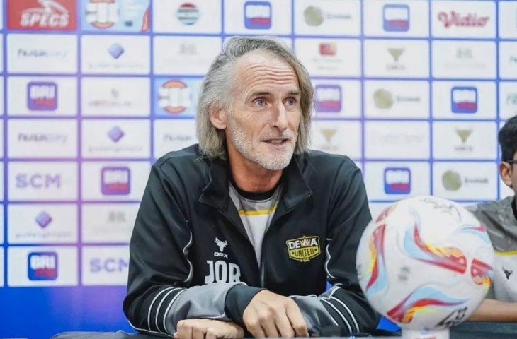 Jan Olde Riekerink Pelatih Dewa United saat bertemu awak media sebelum laga kontra Persib Bandung 