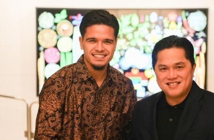 Pemain Naturalisasi Ragnar Oratmangoen bersama Ketua Umum PSSI, Erick Thohir. (@0ratmangoen)