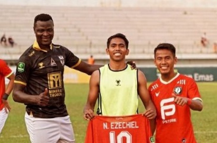 Tiga mantan Persib, Ezechiel Ndouassel, Frets Butuan, dan Ghozali Siregar. (tangkap layar IG)