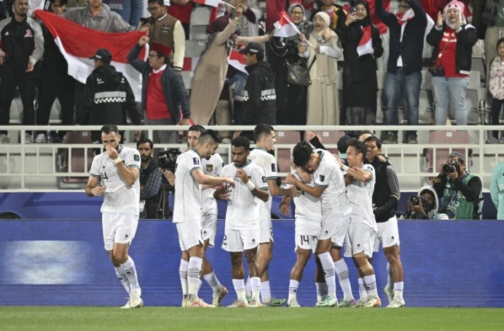 Skuad Timnas Indonesia berselebrasi atas gol Asnawi Mangkualam ke gawang Vietnam di penyisihan Grup D Piala Asia 2023.