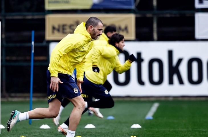 Pemain Fenerbache, Leonardo Bonucci berambisi memperkuat Timnas Italia di Euro 2024.(bonuccileo19/fenerbahce)